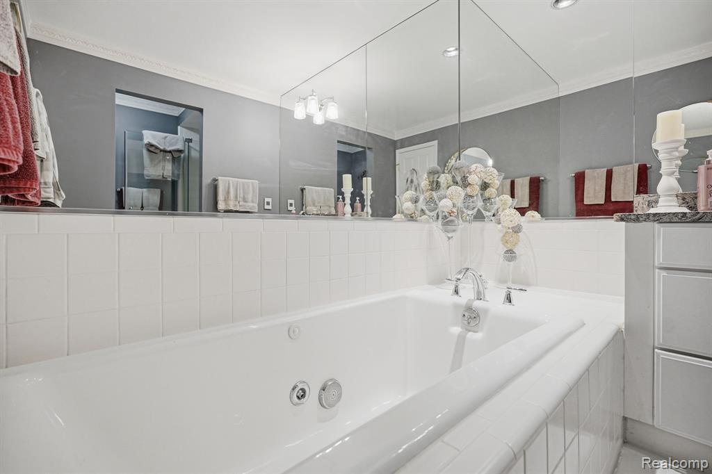 42626 Christina Drive, Sterling Heights, MI 48313 — Photo 28