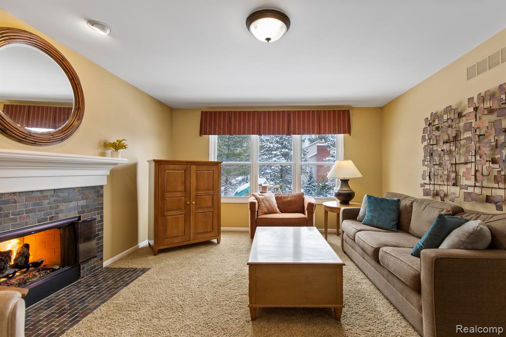 7997 BROOKWOOD Drive, Clarkston, MI 48348 — Photo 11