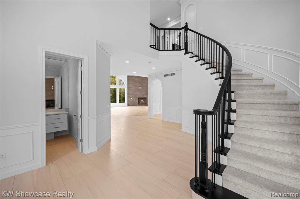 5512 Essex Court, West Bloomfield, MI — Photo 35