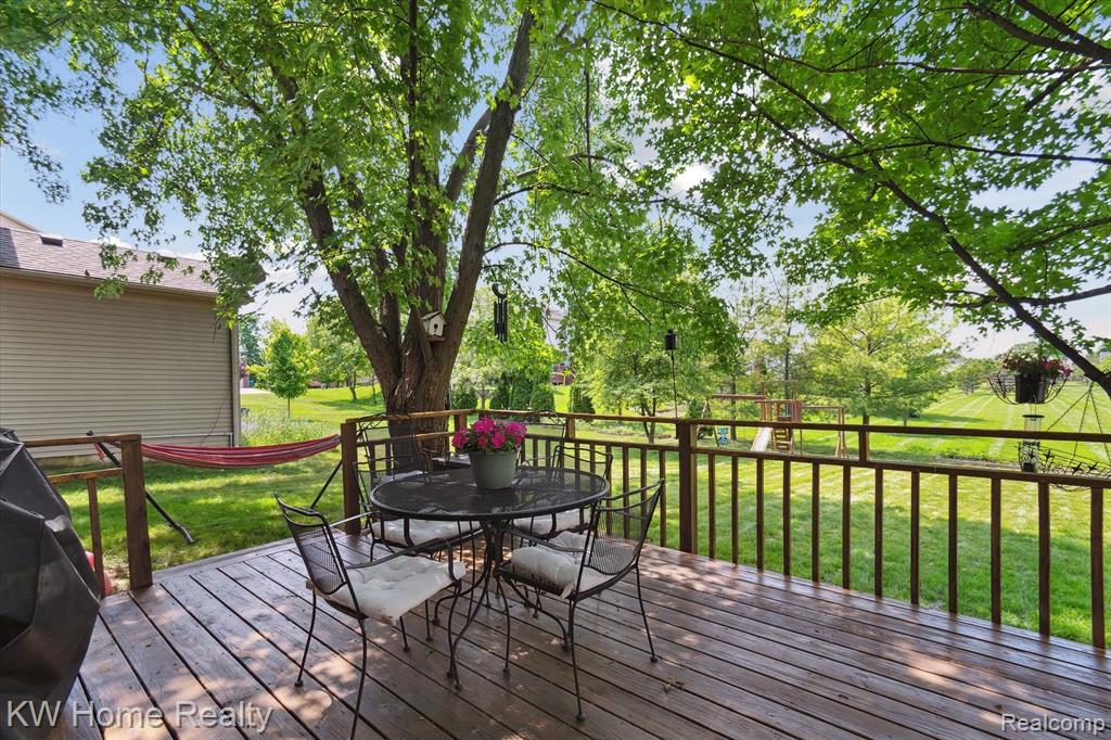 4672 NUTMEG Drive, Ypsilanti, MI 48197 — Photo 54