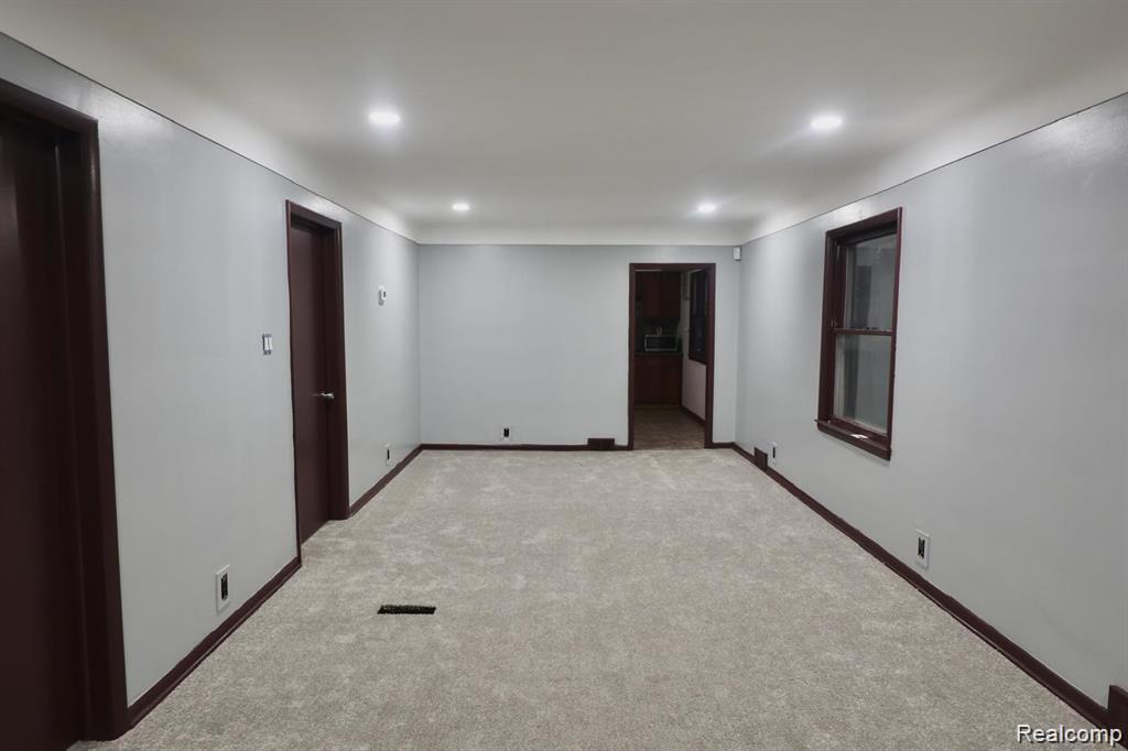 3044 Hanley Street, Hamtramck, MI 48212 — Photo 4