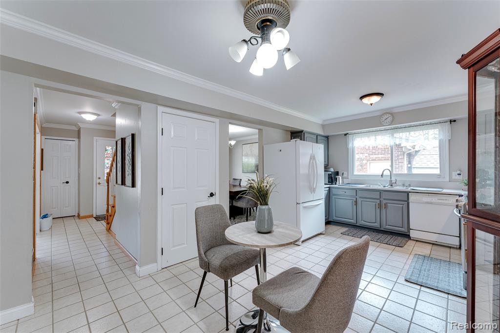 44827 Leslie Lane, Canton, MI 48187 — Photo 13