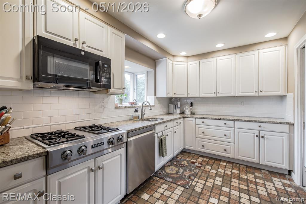 16950 Locherbie Avenue, Beverly Hills, MI 48025 — Photo 15