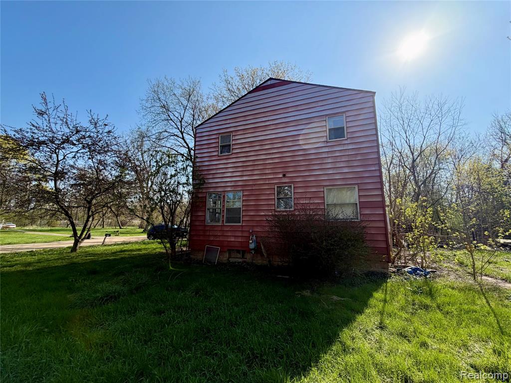 3233 W Home Avenue, Flint, MI 48504 — Photo 2