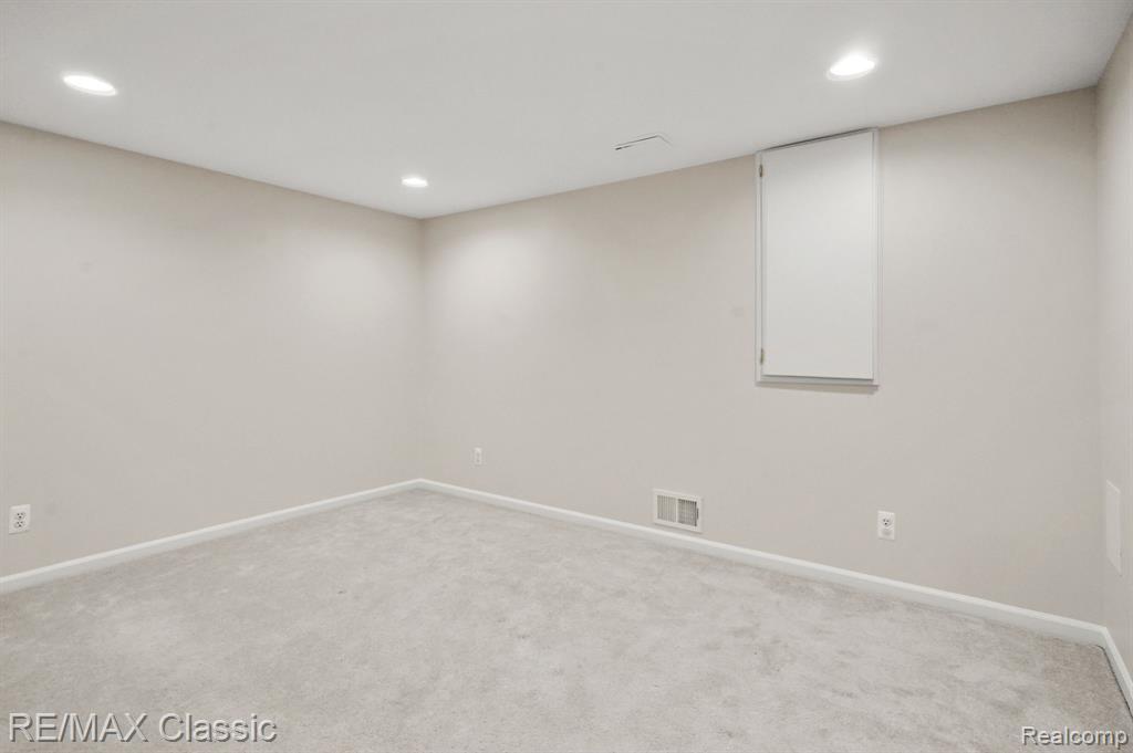 43008 EMERSON Way, Novi, MI — Photo 25