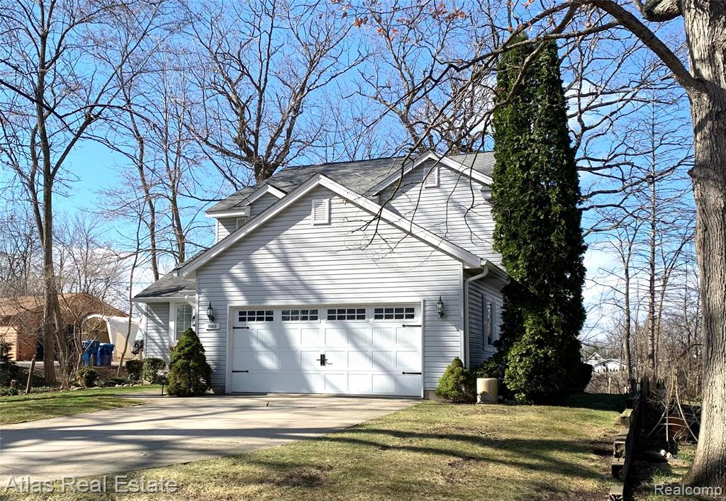 10235 Park Drive, Goodrich Vlg, MI — Photo 2