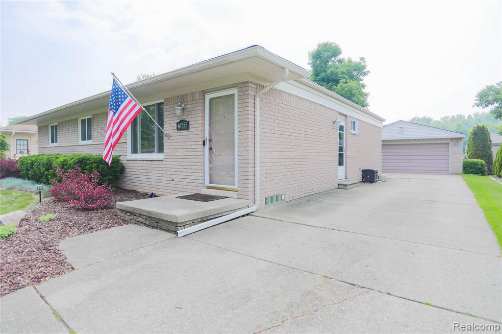 40755 Oakwood Court, Clinton Twp, MI 48038 — Photo 4