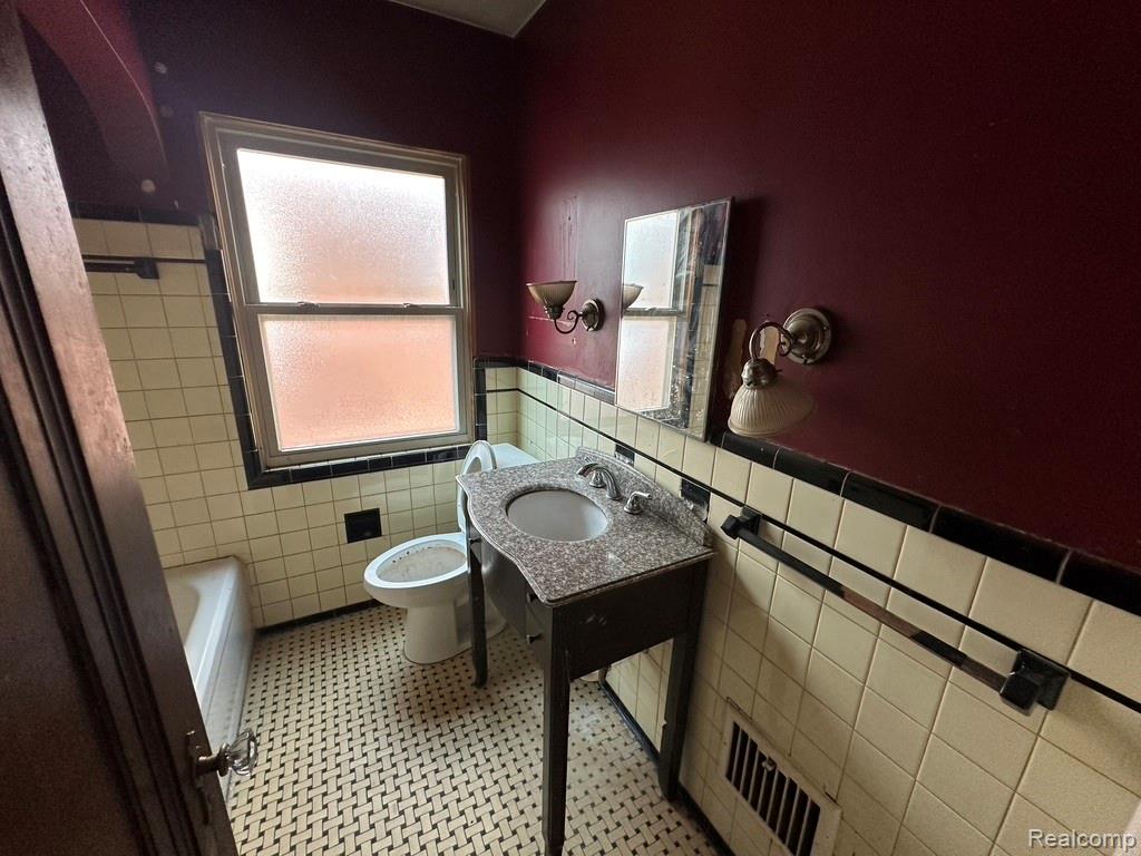 8279 Northlawn Street, Detroit, MI 48204 — Photo 5