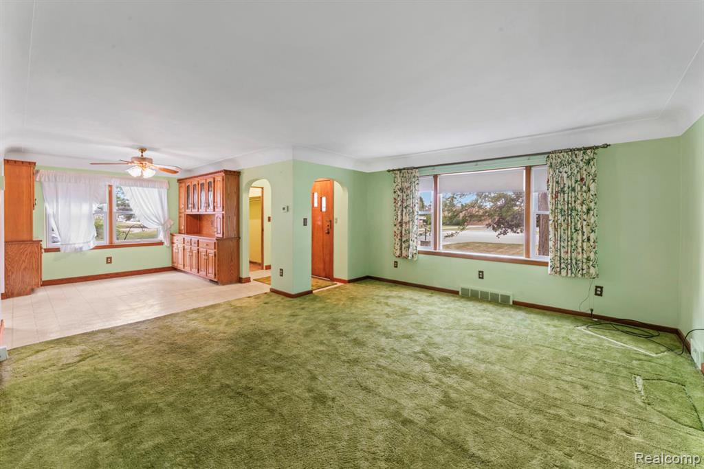 430 N Center Road, Saginaw, MI 48638 — Photo 3