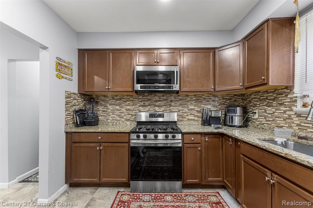 7925 Pinehurst Street, Dearborn, MI 48126 — Photo 13