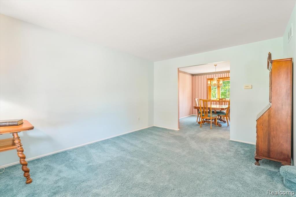 6877 Pittsford Street, Canton, MI 48187 — Photo 32