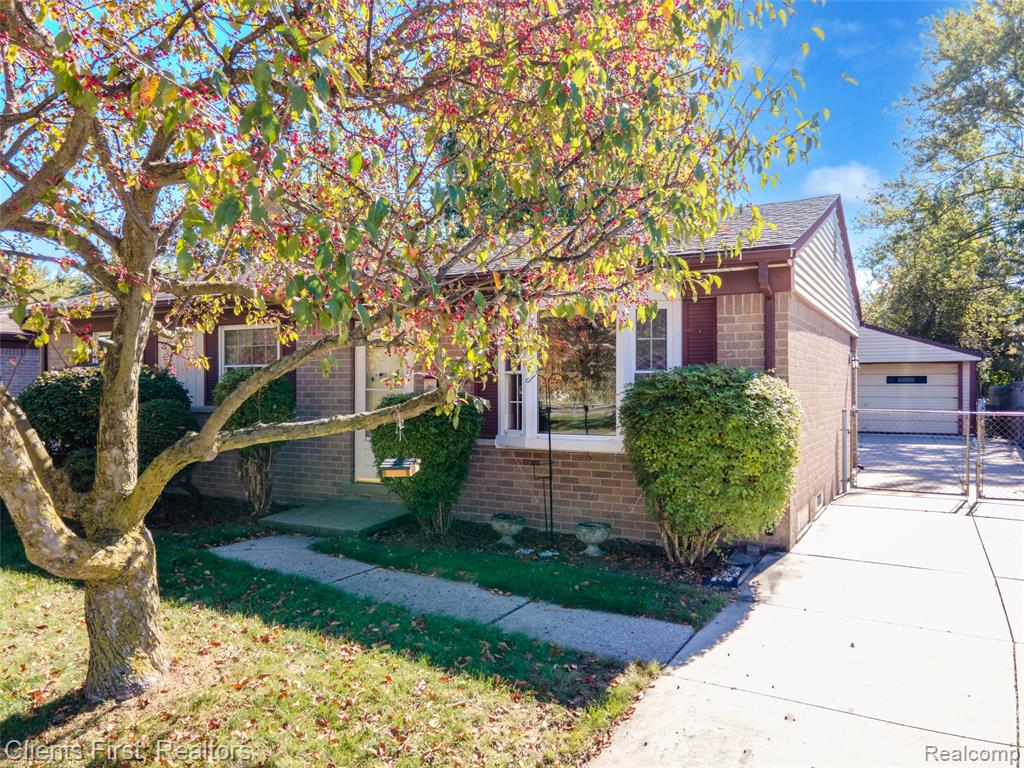 41527 Hamlin Street, Belleville, MI 48111 — Photo 32