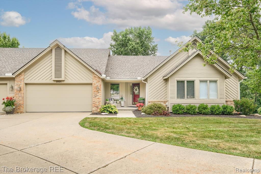 8101 Sawgrass Trail, Grand Blanc, MI 48439
