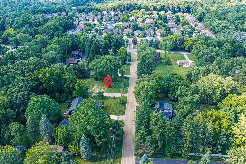 466 Driftwood Avenue, Rochester Hills, MI 48307 — Photo 10