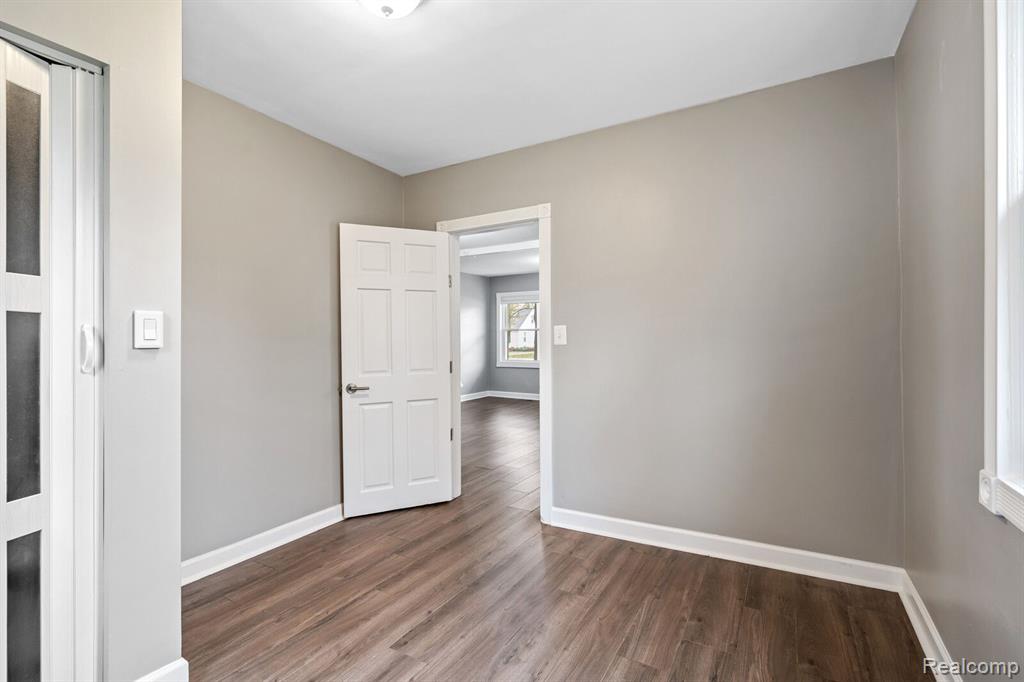 8624 RUSSELL Street, Shelby Twp, MI 48317 — Photo 13