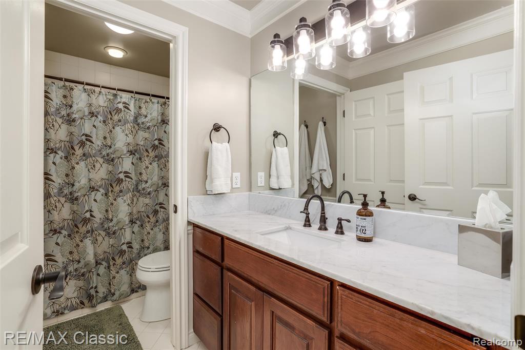 18438 Clairmont Circle E, Northville, MI 48168 — Photo 45