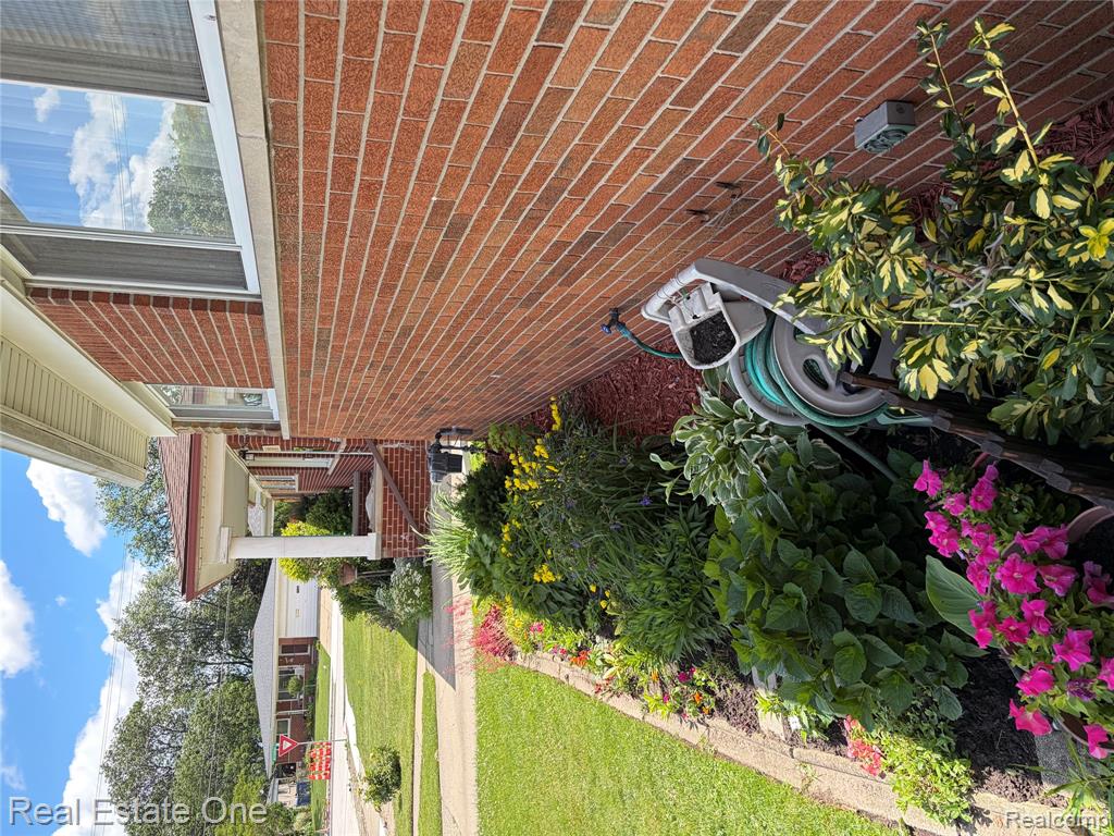 8318 Stanley Drive, Warren, MI 48093 — Photo 22