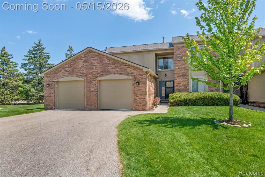 700 Tennyson, Rochester Hills, MI 48307 — front exterior