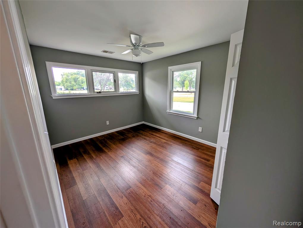 4302 Mandalay Avenue, Royal Oak, MI 48073 — Photo 16