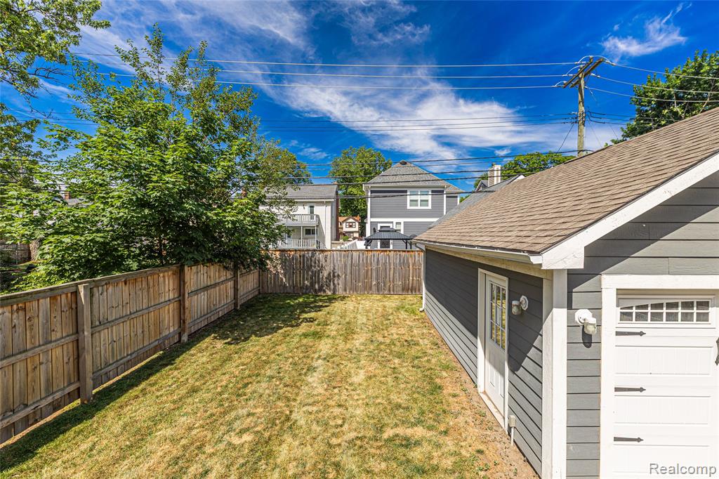 818 Mohawk Avenue, Royal Oak, MI 48067 — Photo 14