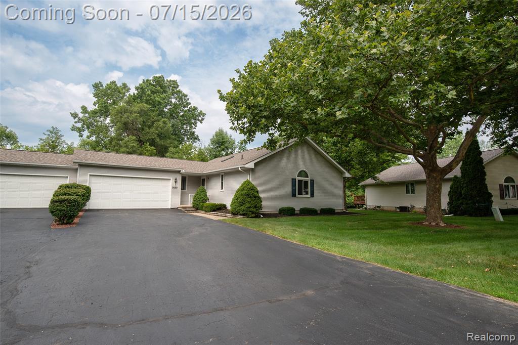 11660 Hawthorne Glen Drive, Grand Blanc, MI 48439