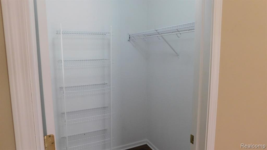 5204 PINE AIRES Drive, Sterling Heights, MI 48314 — Photo 17