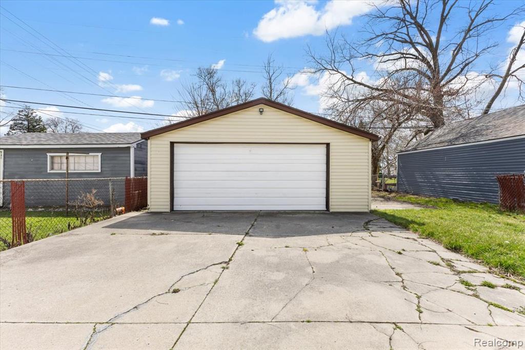 6808 Fisher Avenue, Warren, MI 48091 — Photo 8