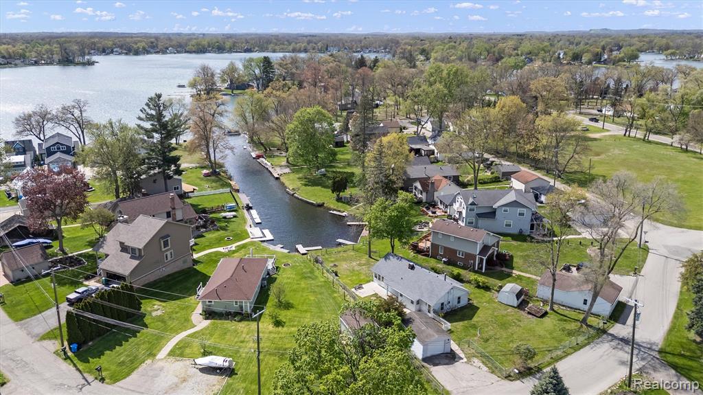 8294 Lagoon Street, Commerce Twp, MI 48382 — Photo 12