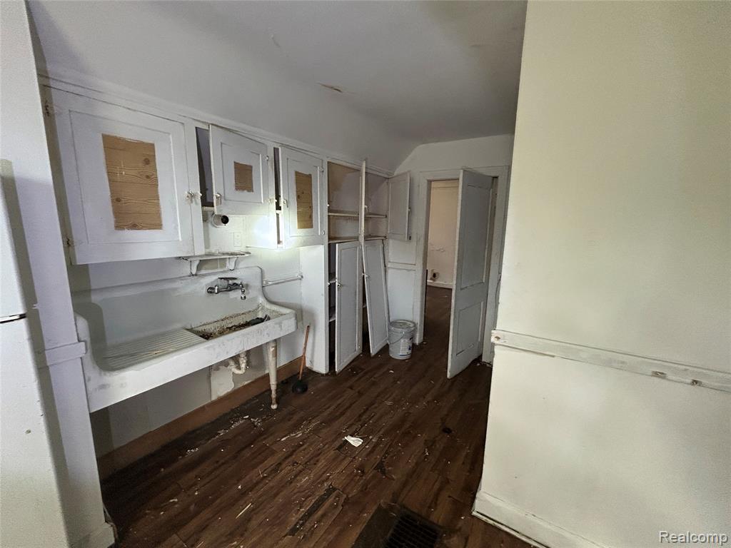 5050 Seminole Street, Detroit, MI 48213 — Photo 33
