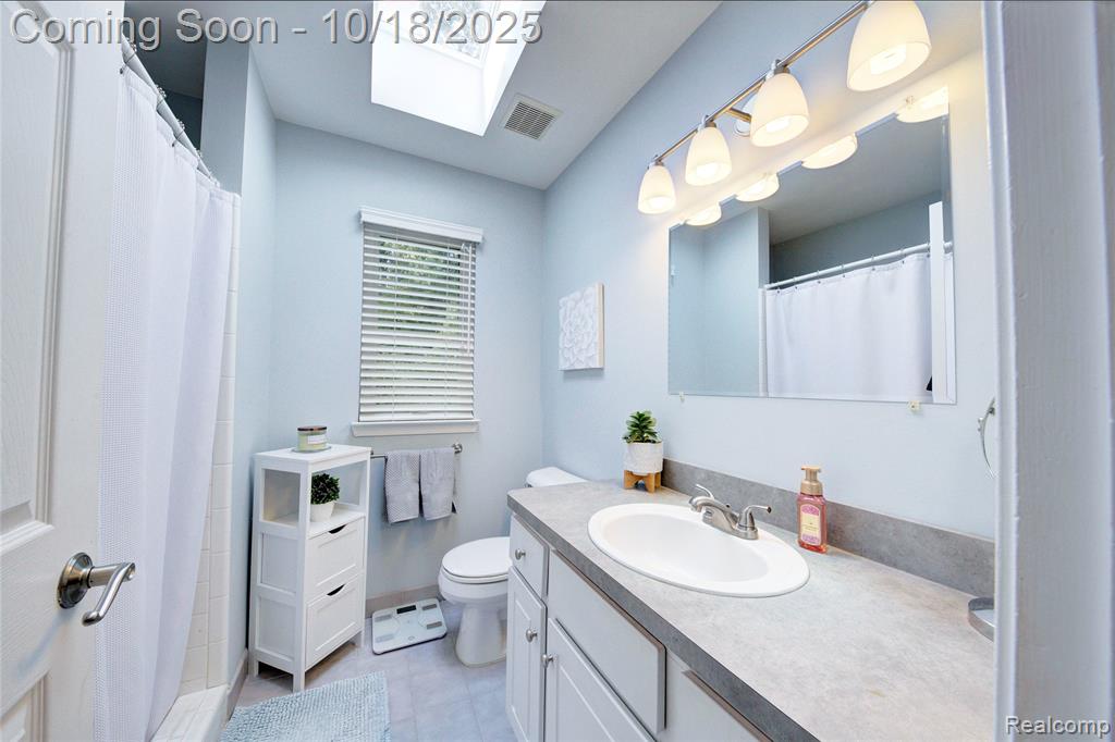 975 S Parkwood Drive, South Lyon, MI 48178 — Photo 39