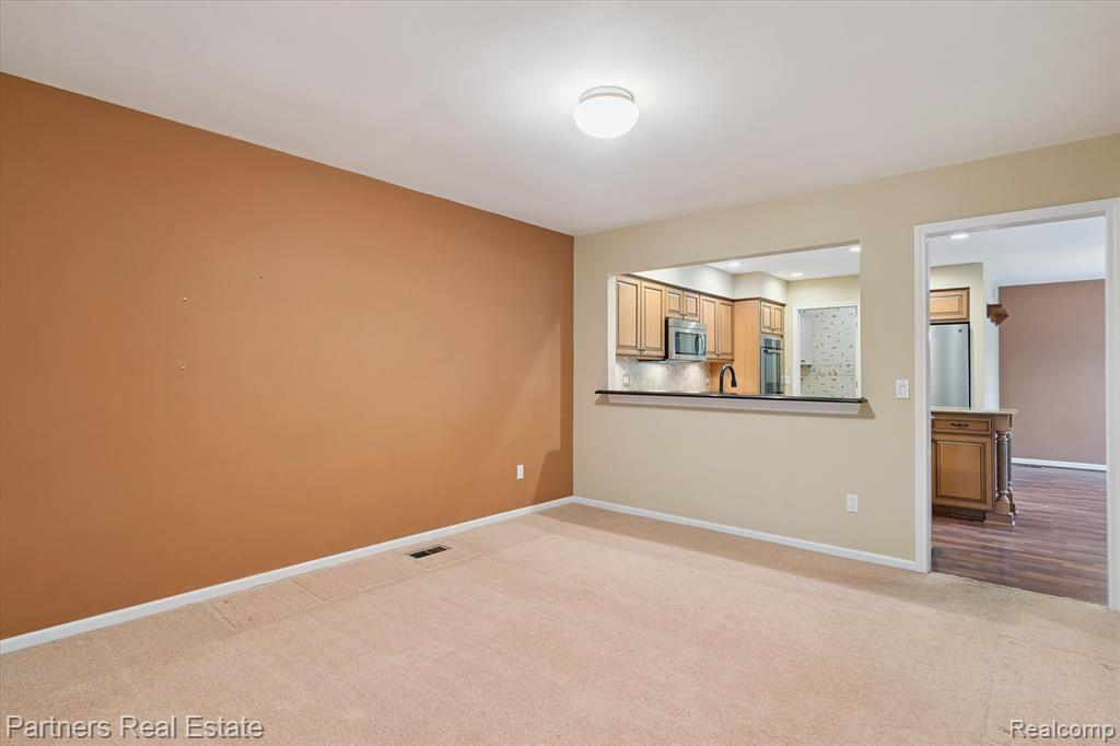 4445 Golf View Drive, Brighton, MI 48116 — Photo 9