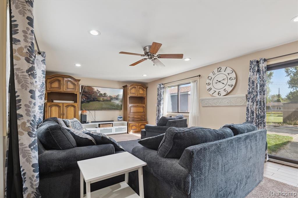 7474 Lathers Street, Westland, MI — Photo 16
