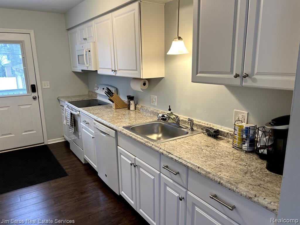 906 NEFF Road, Grosse Pointe, MI 48230 — Photo 9