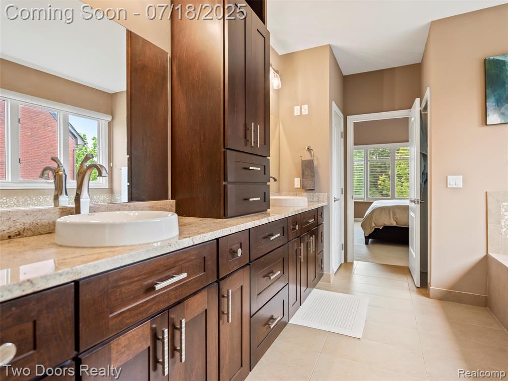 3551 Royal Berkshire Lane, Oakland, MI — Photo 34