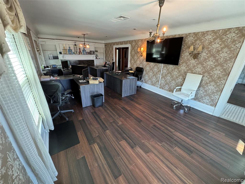 2156 W JEFFERSON Avenue, Trenton, MI, 48183