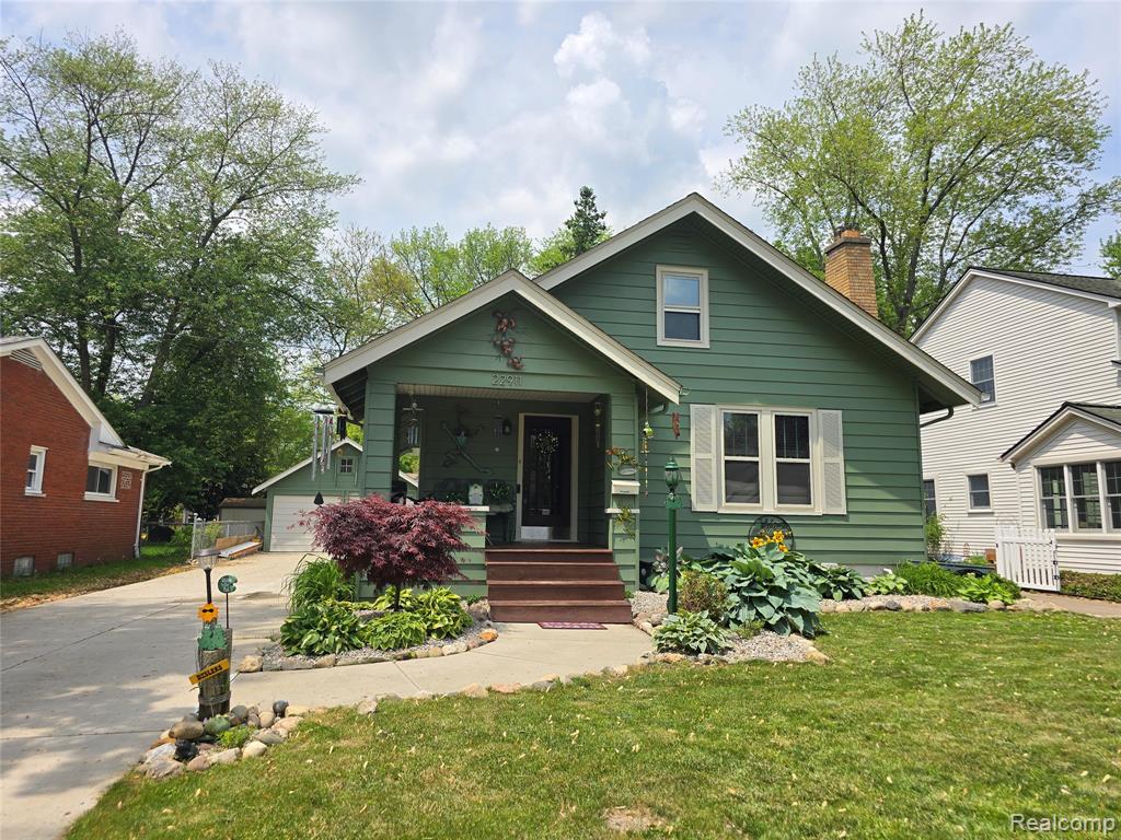 22911 Maple Avenue, Farmington, MI 48336 — Photo 2