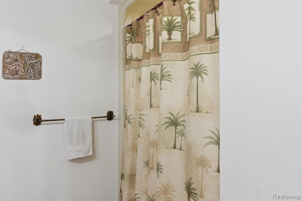 43050 12 Oaks Crescent Drive, 3044, Novi, MI 48377 — Photo 28