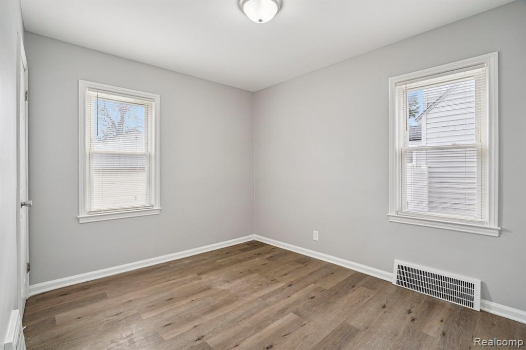 3963 S Hubbard Street, Wayne, MI 48184 — Photo 15