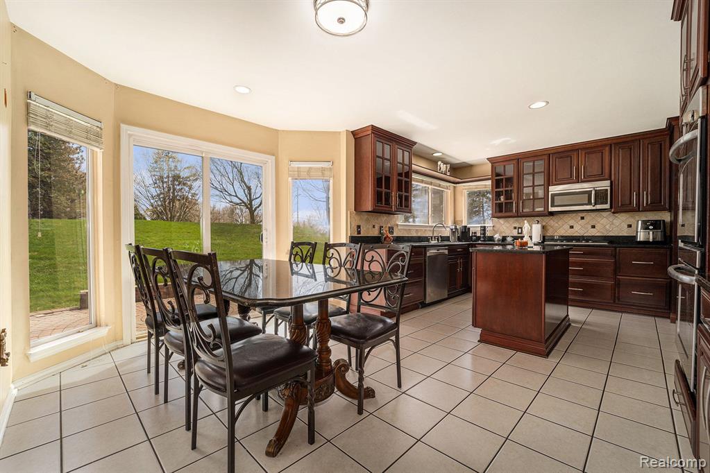 7549 ACORN HILL Court, West Bloomfield, MI 48323 — Photo 12