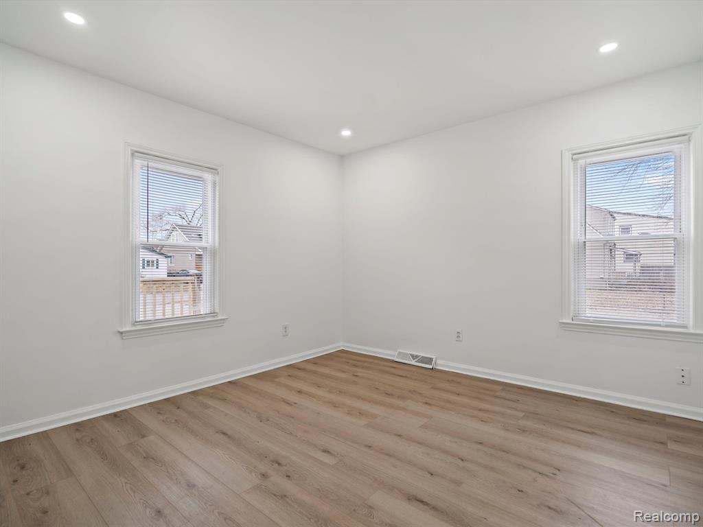 23409 CARLISLE Avenue, Hazel Park, MI 48030 — Photo 16