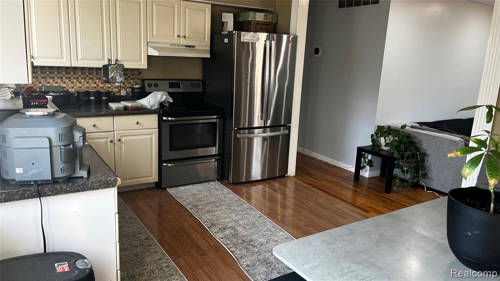 7715 Deering Street, Westland, MI — Photo 6