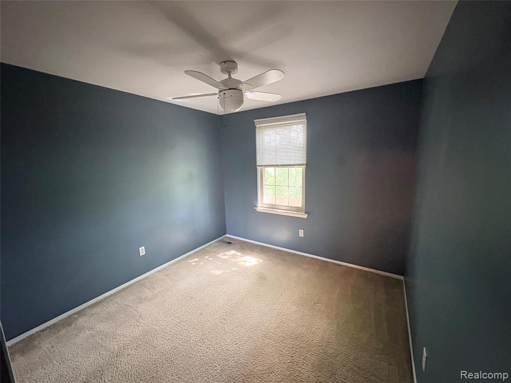 7595 Woodview Drive, Waterford, MI 48327 — Photo 12