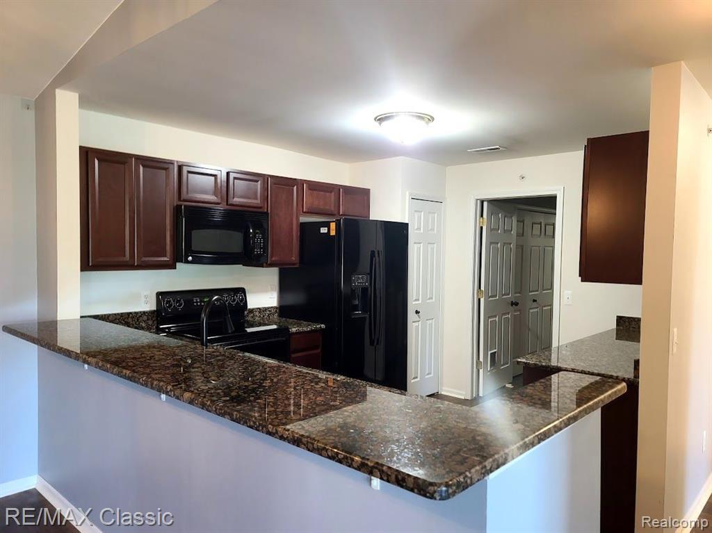 30018 HERITAGE Parkway, Warren, MI 48092 — Photo 7