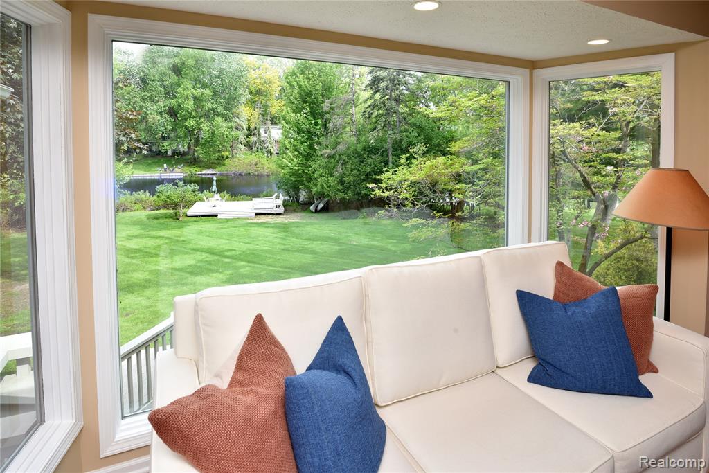 2026 W Bend Court, Bloomfield Hills, MI 48302 — Photo 10