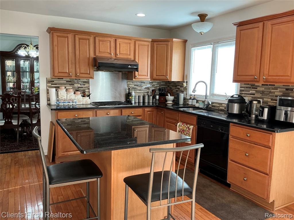 41074 Scarborough Lane, Novi, MI — Photo 46