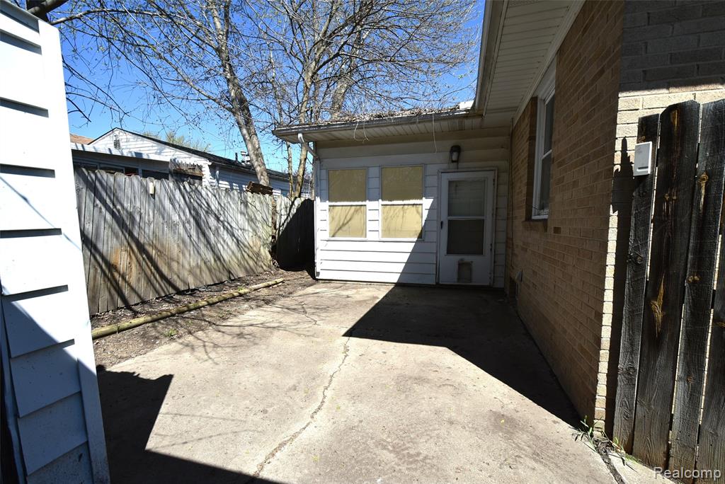 4602 Camden Avenue, Flint, MI 48507 — Photo 10