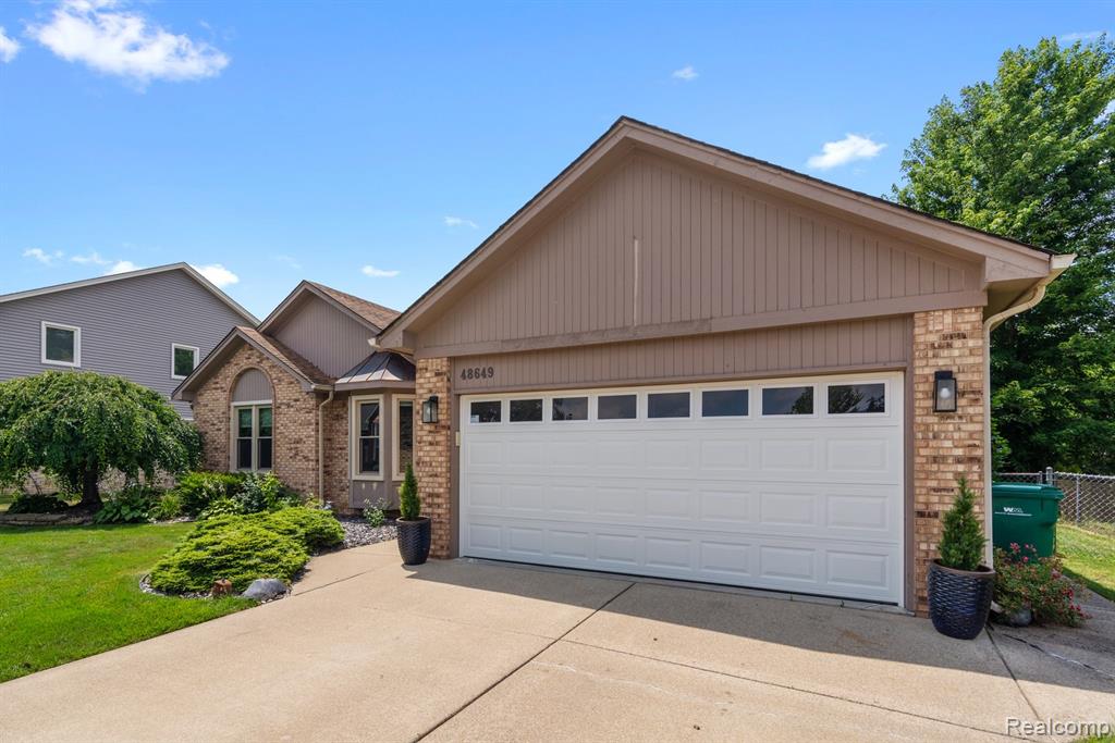 48649 Arnold Drive, Macomb, MI 48044 — Photo 2