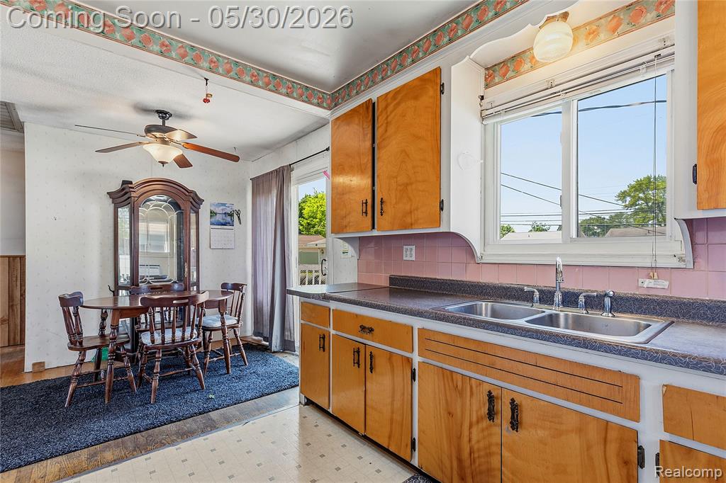 529 Cardwell Street, Garden City, MI — Photo 10
