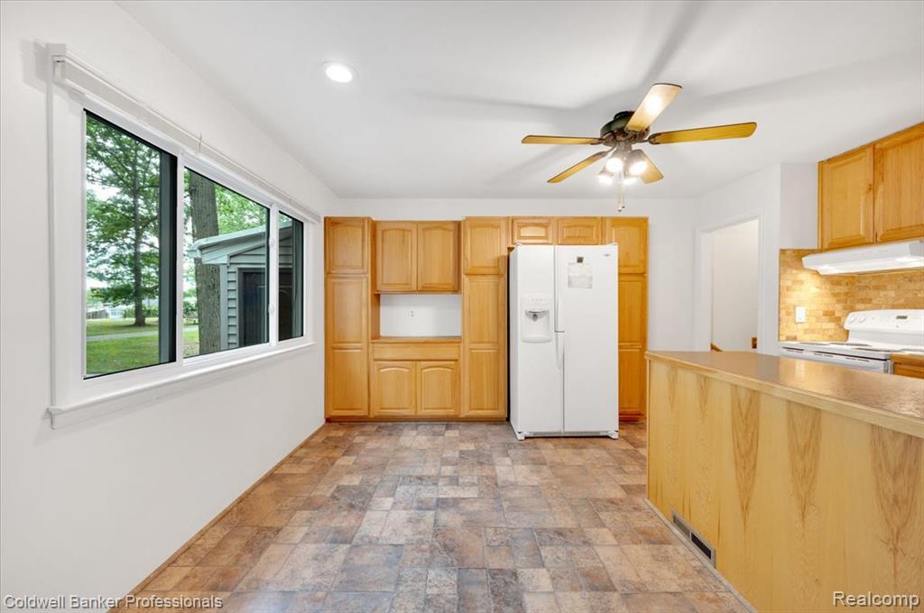 2064 Miles Road, Lapeer, MI 48446 — Photo 13