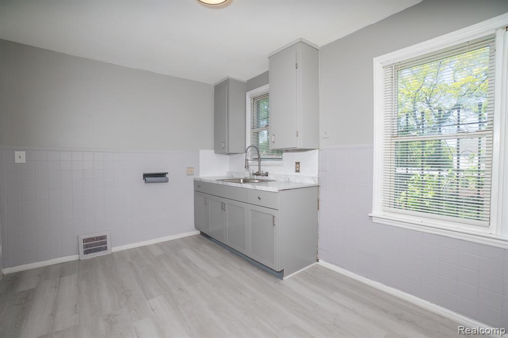 6251 Minock Street, Detroit, MI 48228 — Photo 19